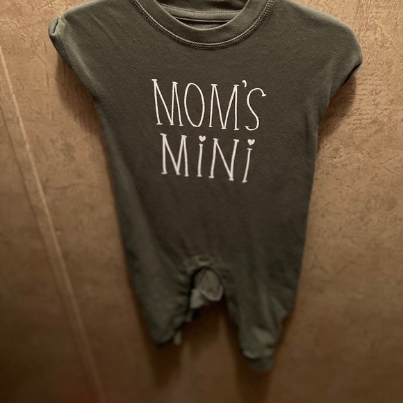 2 body suits 6-9 months cat & jack - Picture 2 of 2